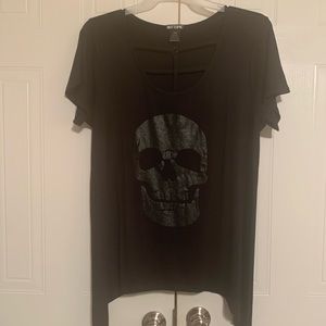 Hot topic skull shirt